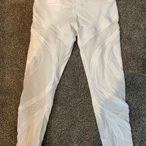 Lululemon High waisted White 3/4 leggings